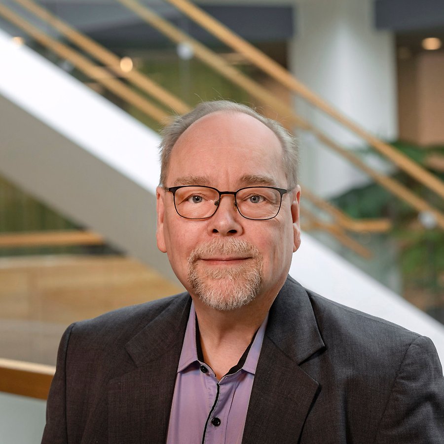 Dörrknackning i Bromma med stadsdelsnämndens ordförande Johan Heinonen!